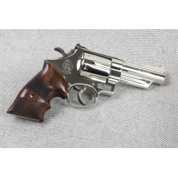 Smith & Wesson N Frame Square Butt Rosewood CHECKERED Grips
