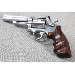 S&W N Frame Square Butt - GENUINE ROSEWOOD Combat Contour Grips - Smooth