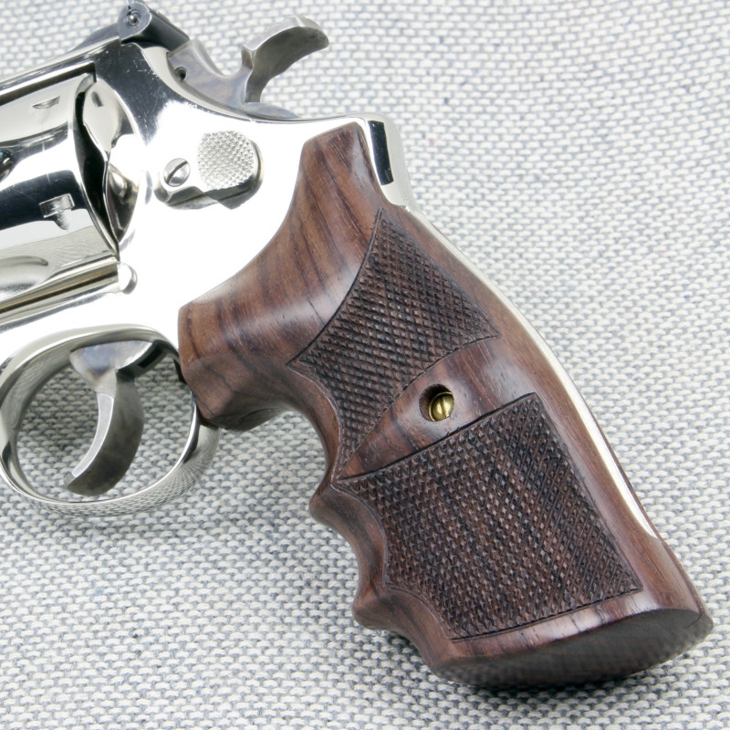 Rosewood CHECKERED Combat Revolver Grips for the Smith & Wesson K/L Frame Square Butt Rosewood CHECKERED Combat Revolver Grips for the Smith & Wesson K/L Frame Square Butt