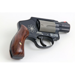 S&W J Frame Round Butt Rosewood Panel Grips