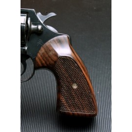 Colt Post 66' D Frame Classic Rosewood Checkered Grips