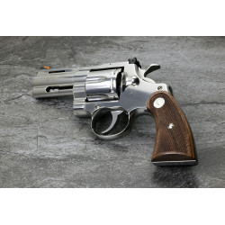Heritage Frame Size Colt Python Walnut Grips W/Medallions