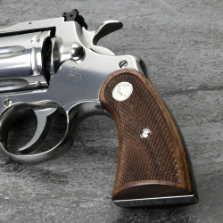 Heritage Frame Size Colt Python Walnut Grips W/Medallions