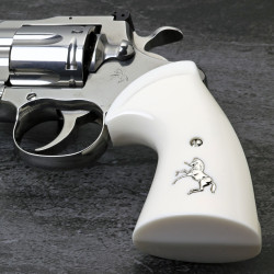 Python Kirinite® Presentation White Classic Grips