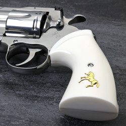Python Kirinite® Presentation White Classic Grips