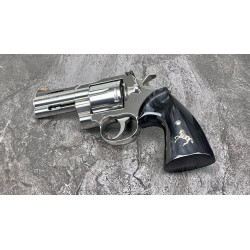 Python Kirinite® Black Pearl Classic Grips