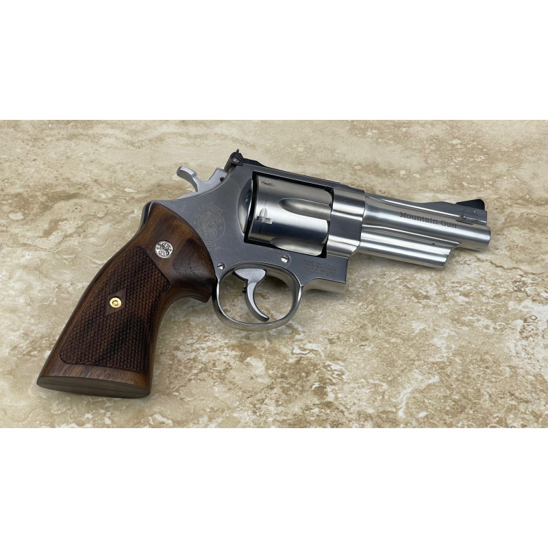 S&W N Frame Square Butt Walnut Heritage Grips Medallions S&W