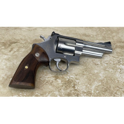 S&W N Frame Round Butt WALNUT CHECKERED Heritage Grips with Medallions