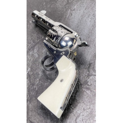 Ruger New Vaquero Kirinite® Presentation White Extended Gunfighter Grips