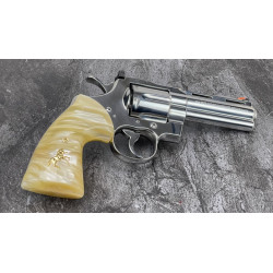 Python Kirinite® Antique Pearl Classic Grips