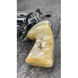 Python Kirinite® Antique Pearl Classic Grips