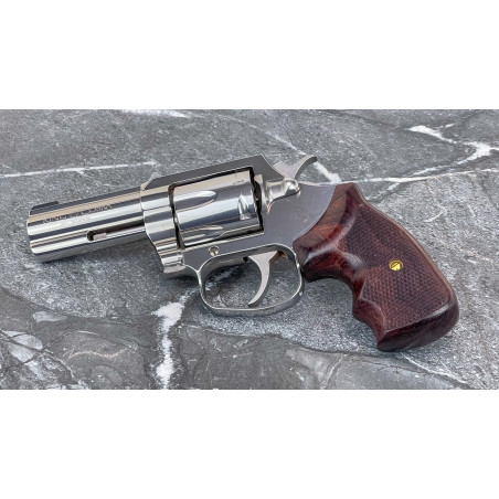 2019 King Cobra Secret Service Rosewood Grips Surface Checkered Screw